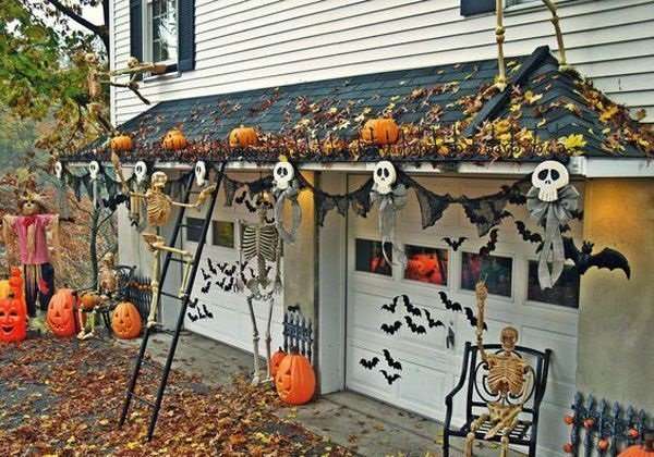 garage door halloween decorations